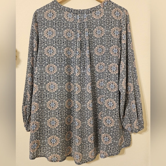 Faith & Zoe Blouse - Picture 4 of 5